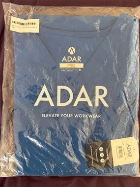 NEVER WORN-Adar Pro Women's V-Neck Scrub Top & Pants in Royal Blue